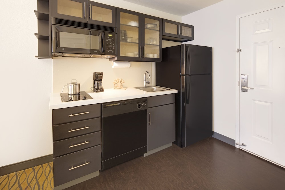 Candlewood Suites Rogers/Bentonville 6/49