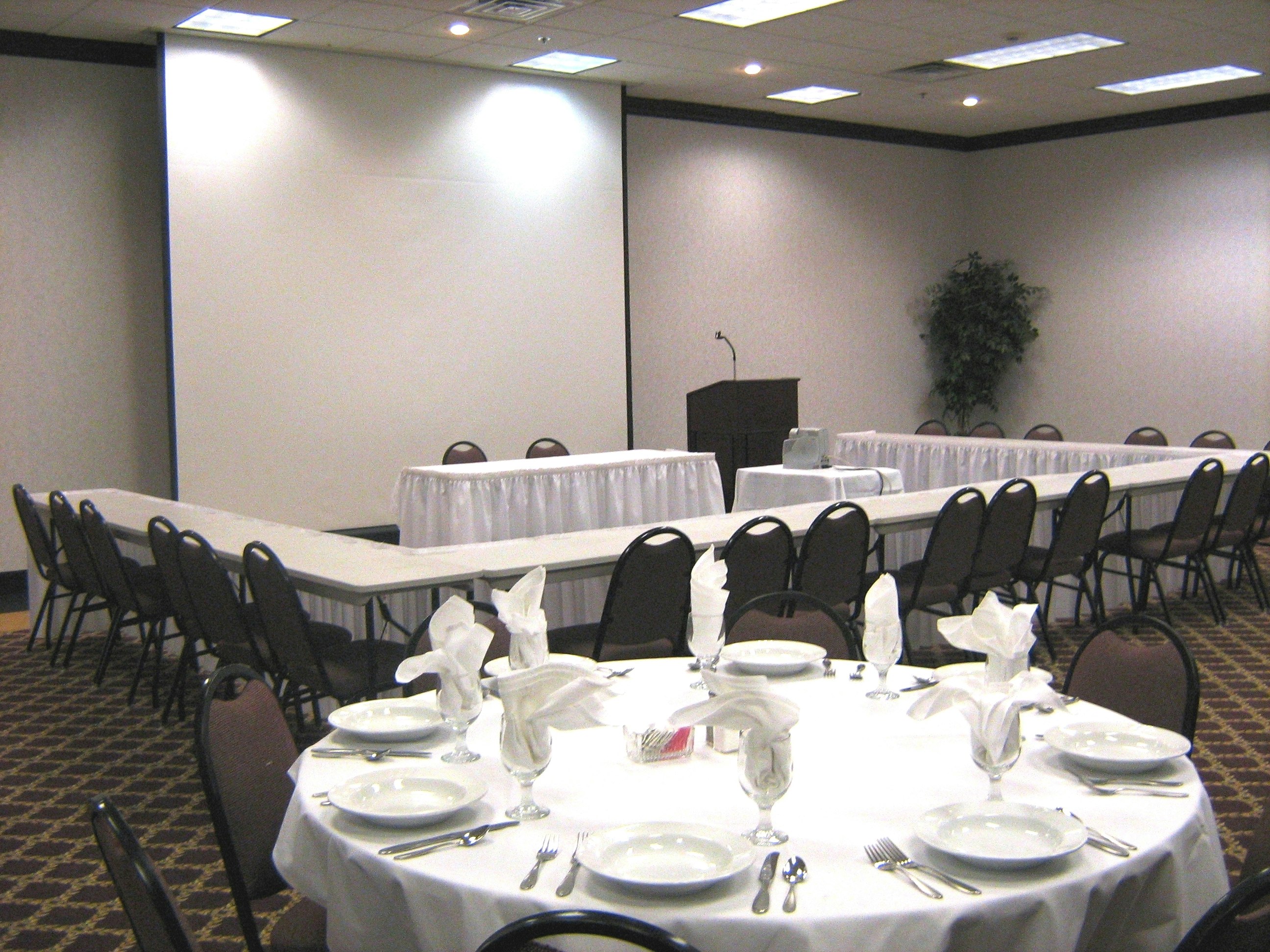 Hampton Inn Suites Scottsbluff Conference Center 18/22