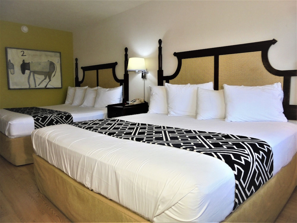 Monte Carlo Inn - Near Disney 10/50