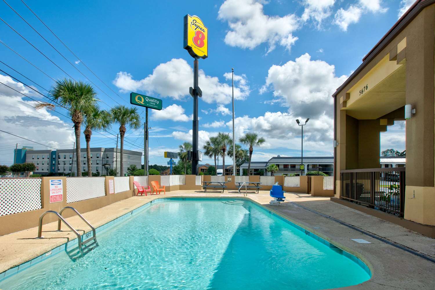 Super 8 By Wyndham Mobile/Tillmans Corner 8/8