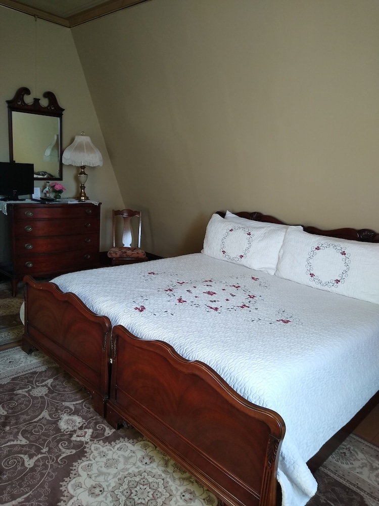 The Proctor Mansion Inn 20/70