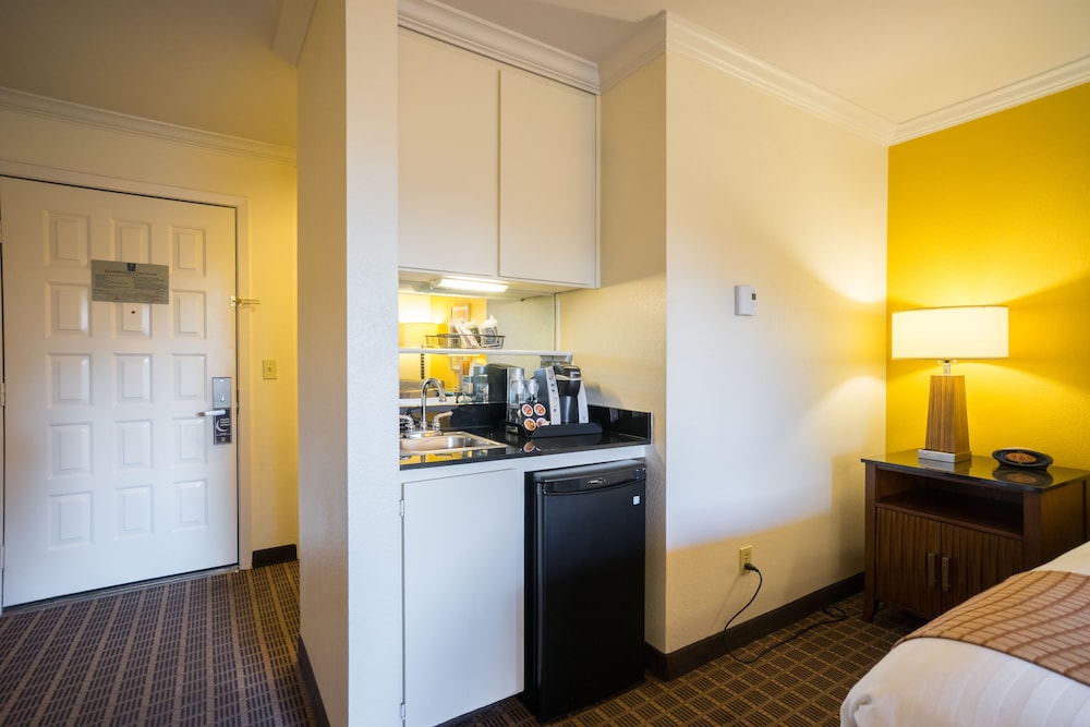 Half Moon Bay Lodge 14/59