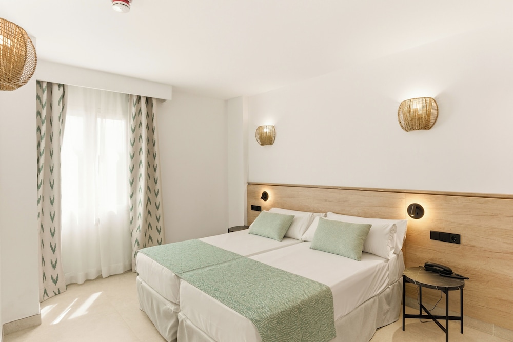 Aquasol Aparthotel 15/46