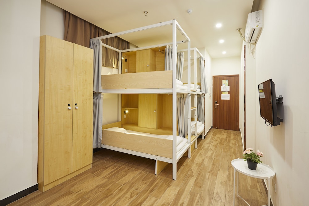 Shanghai Meego Youth Hostel 50/50