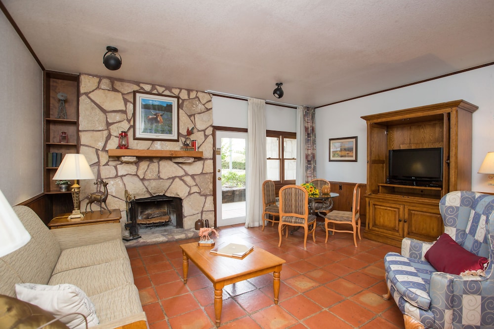 Y O Ranch Resort Hotel 31/55