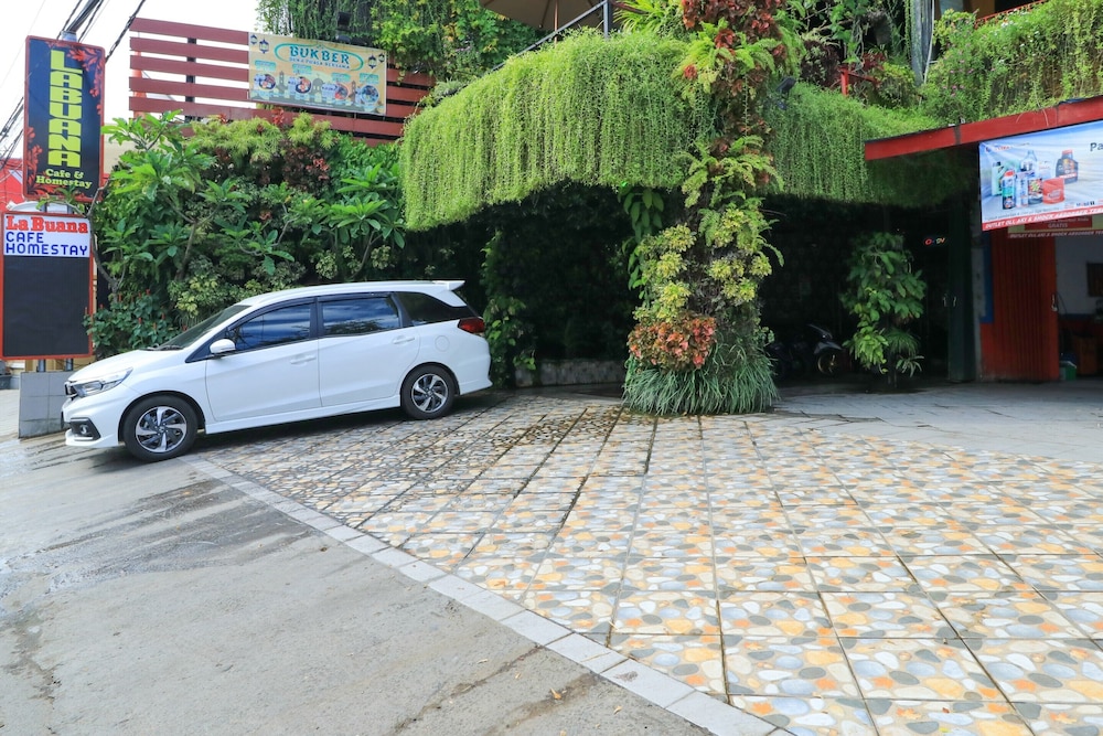 Labuana Homestay & Cafe Garden by ZUZU 19/26