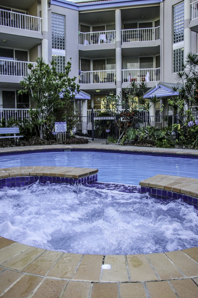 Surfers Beach Holiday Apartments 43/45