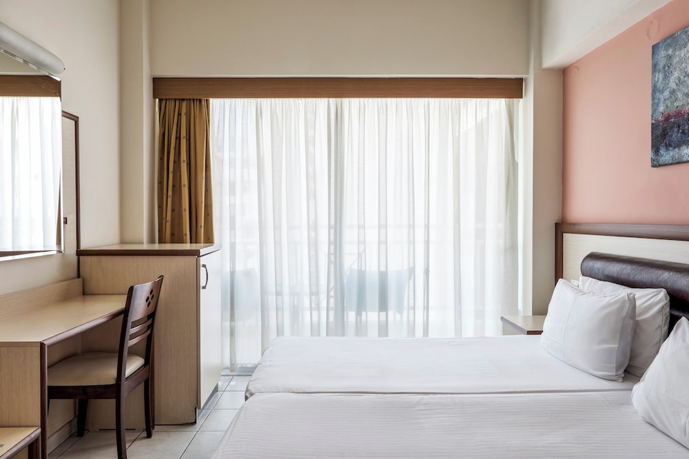 Pearl Hotel 37/55