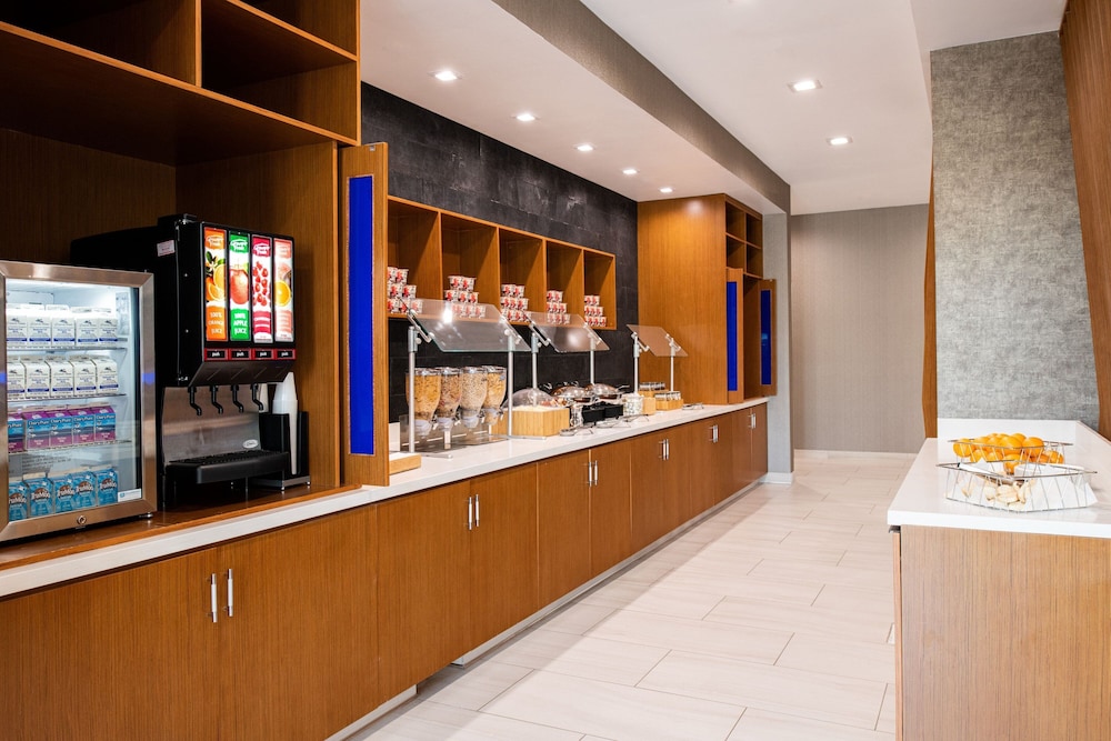 SpringHill Suites by Marriott Riverside Redlands 6/36