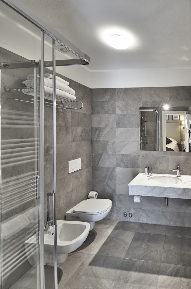 DEDO BOUTIQUE HOTEL 59/60