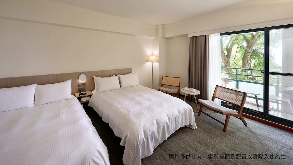 Howard Lake Resort Shihmen Dam 17/66