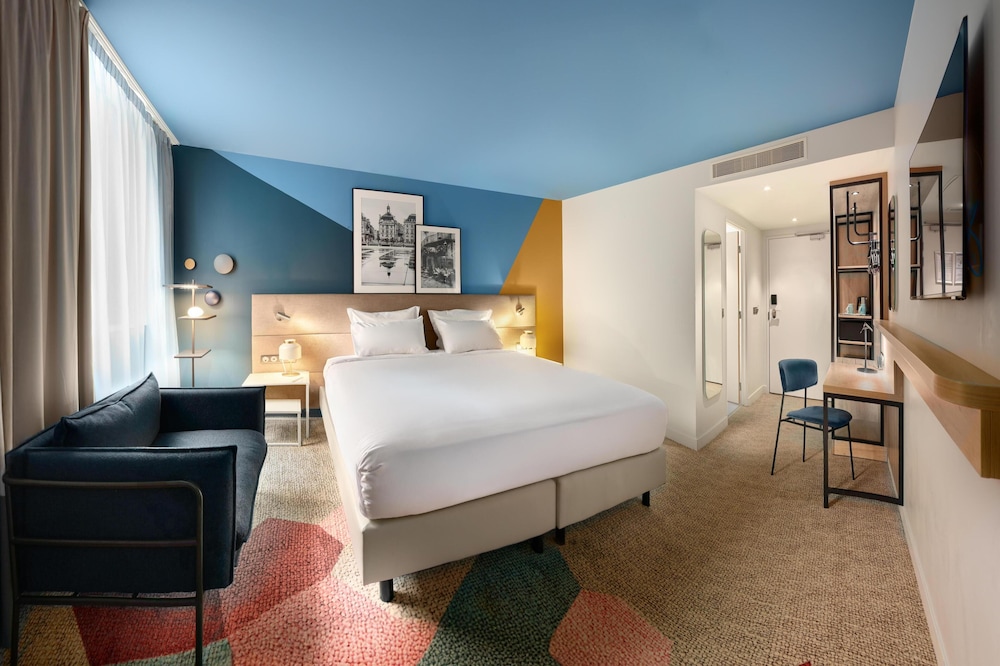 غرفة متصلة بسرير كينج وسريرين منفصلين، Radisson Hotel Bordeaux Saint Jean 3/7