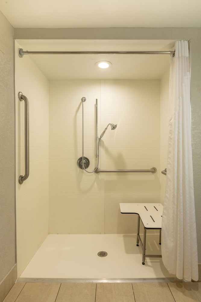 Holiday Inn Express New Orleans Dwtn - Fr Qtr Area 22/52