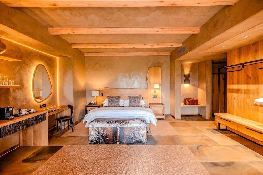 Superior, Suite, King Bed