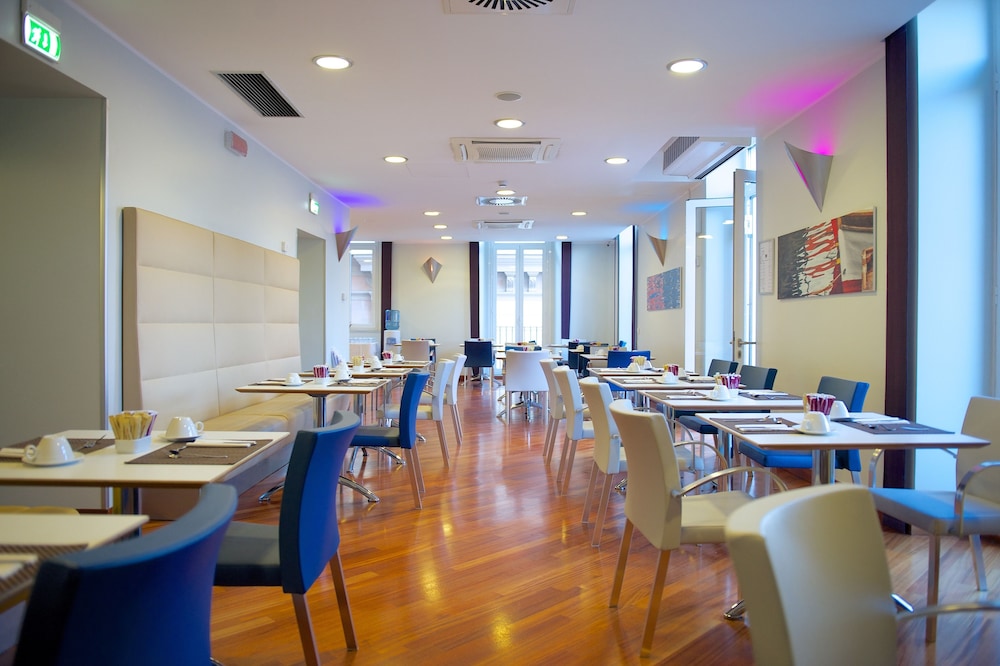 Mercure Napoli Centro Angioino 40/47