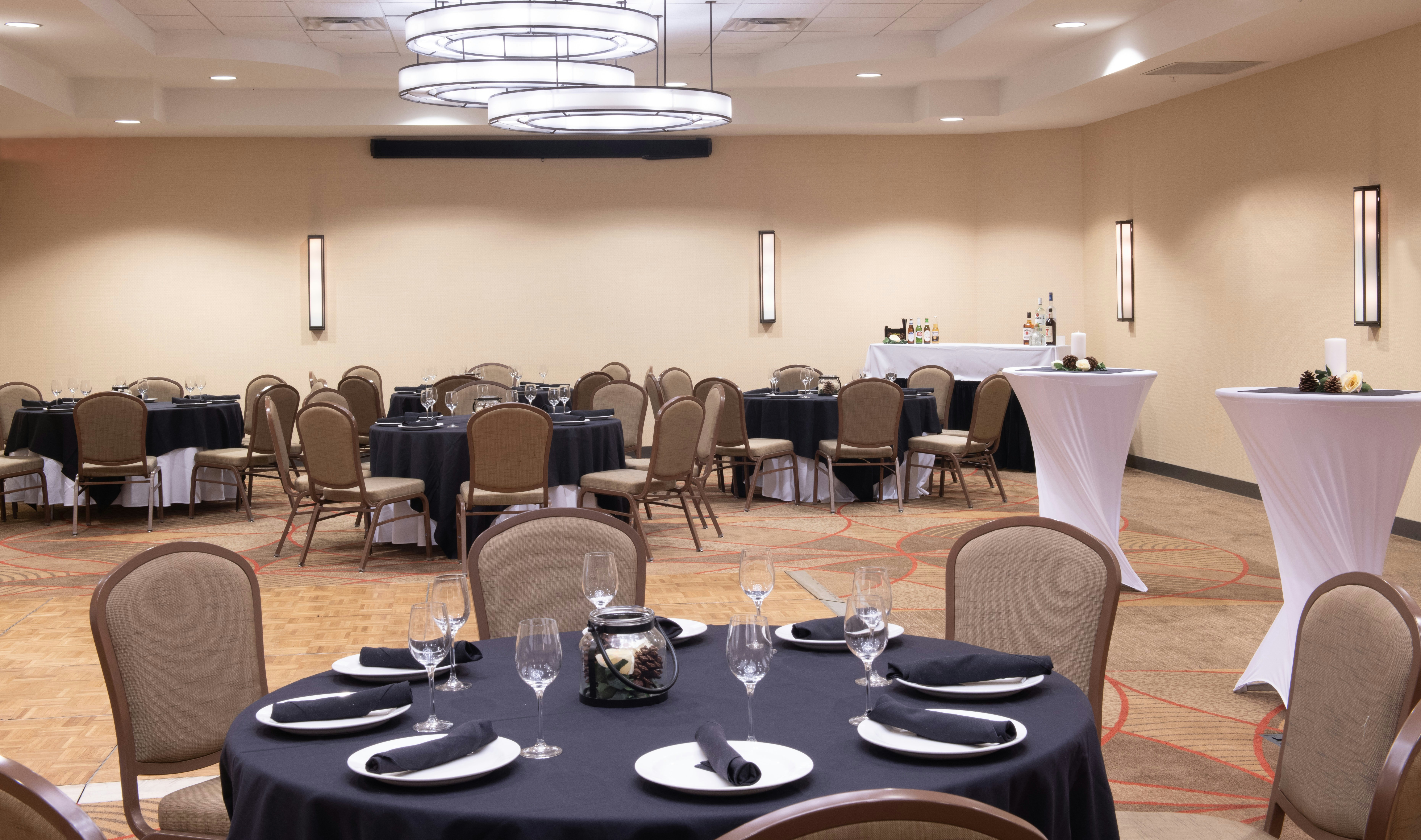 DOUBLETREE BY HILTON HOTEL AND SUITES CHARLESTON AIRPORT 58/60