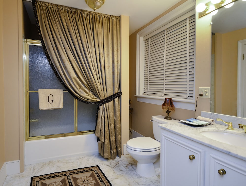 Choctaw Hall Bed and Breakfast 11/29