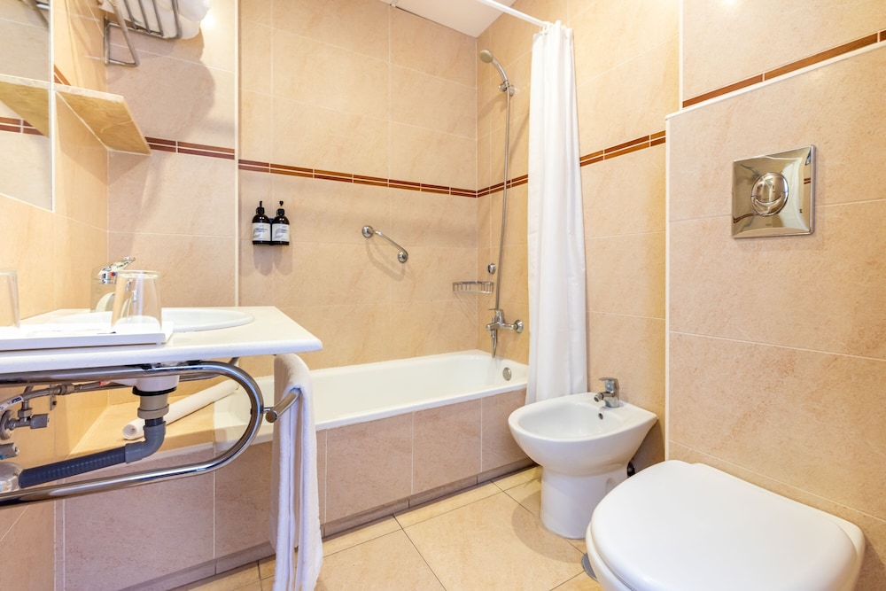 Hotel San Fermin by Dorobe 28/67