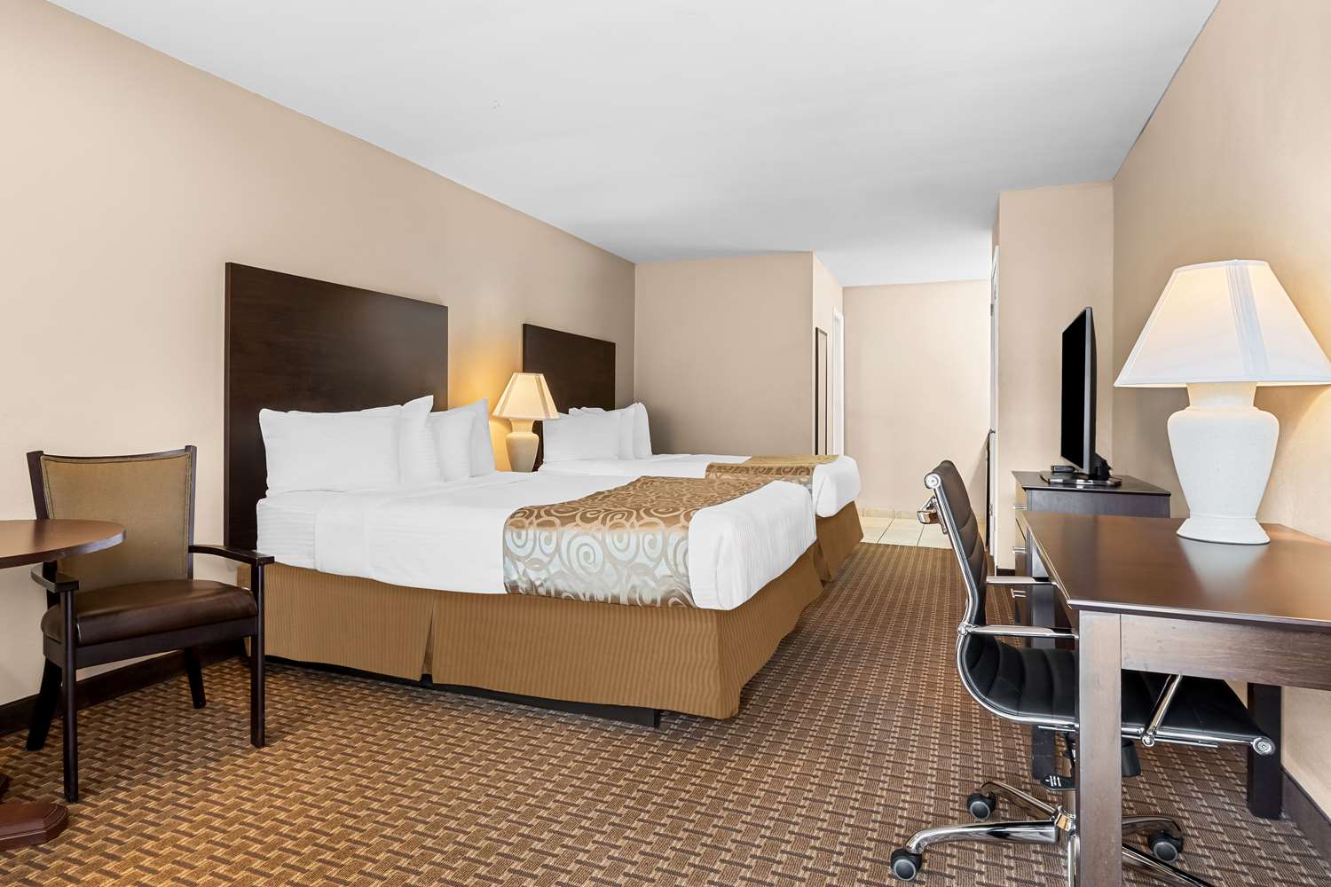غرفة بسريرين كوين بمطبخ صغير، Best Western Forest Inn 3/5