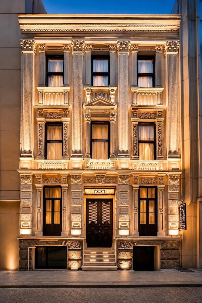 Hotel Miniature 4/75