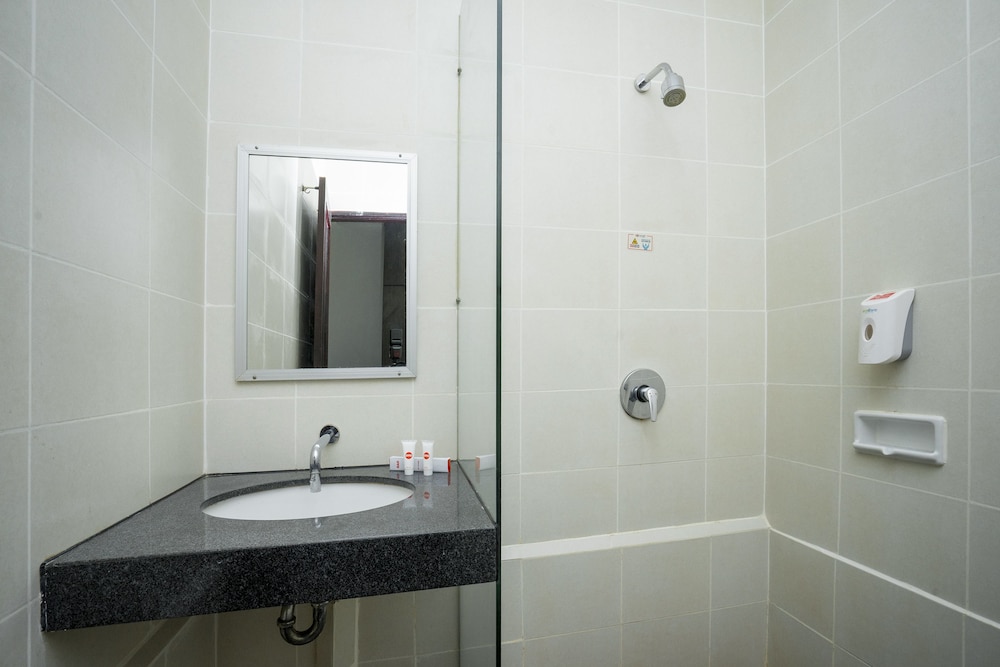 Hotel Grand Kartika 16/63