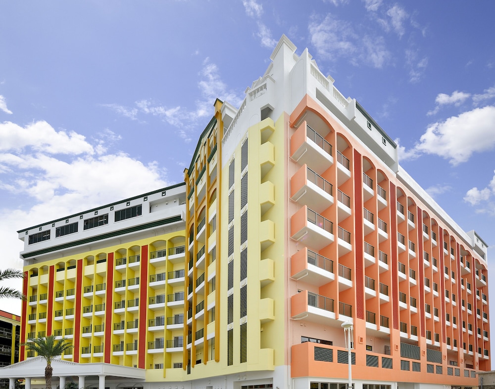 Lequ Okinawa Chatan Spa And Resort 4/70