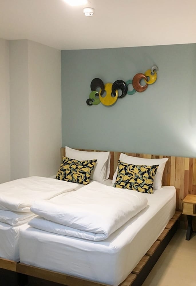 STANDARD, DOUBLE BED