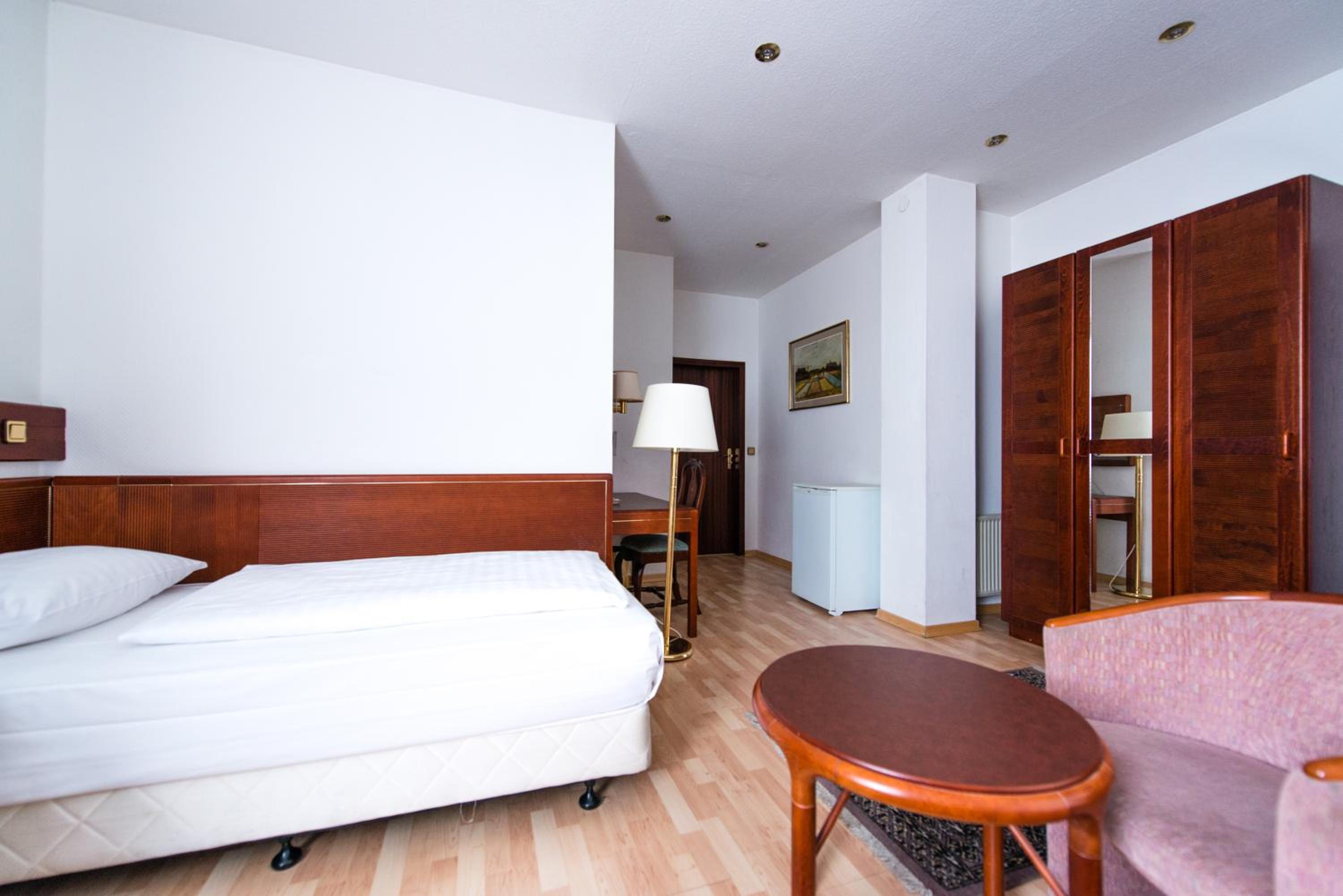 Lowen Hotel 23/58