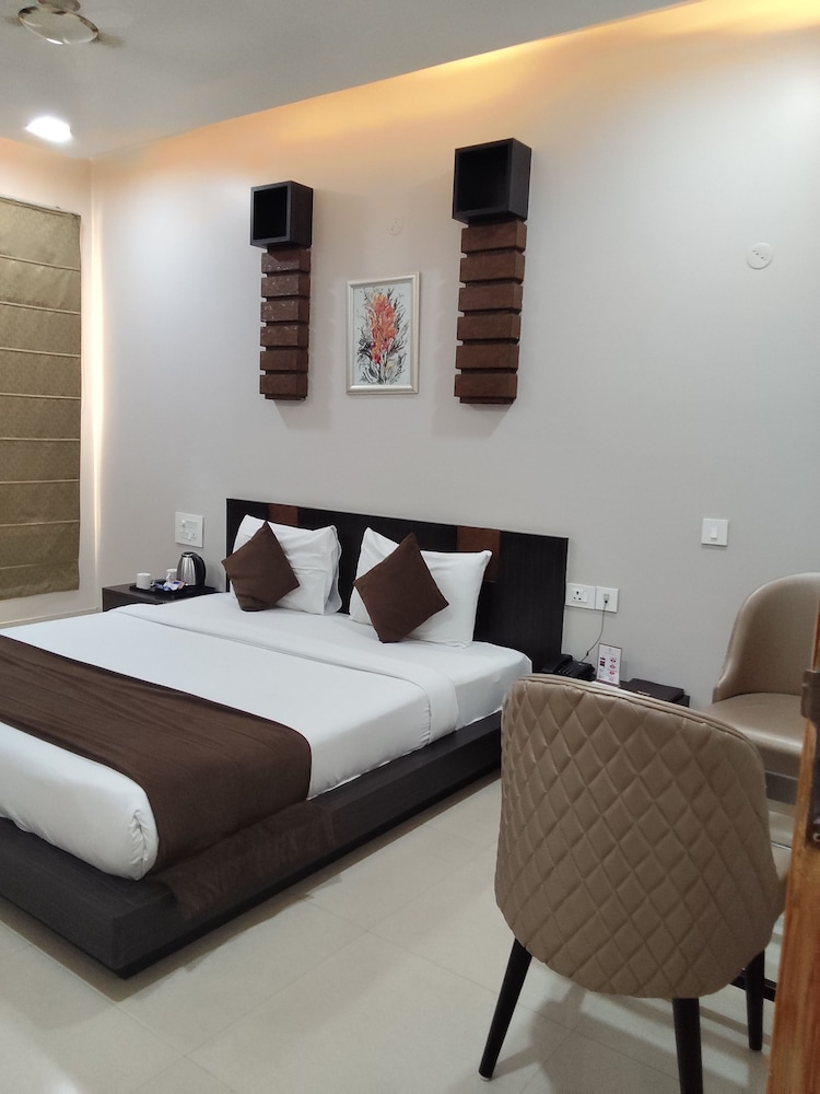 Hotel Yash Regency 19/49
