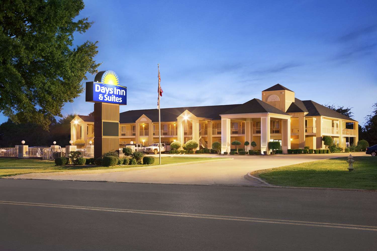 Days Inn & Suites by Wyndham Stuttgart 2/23