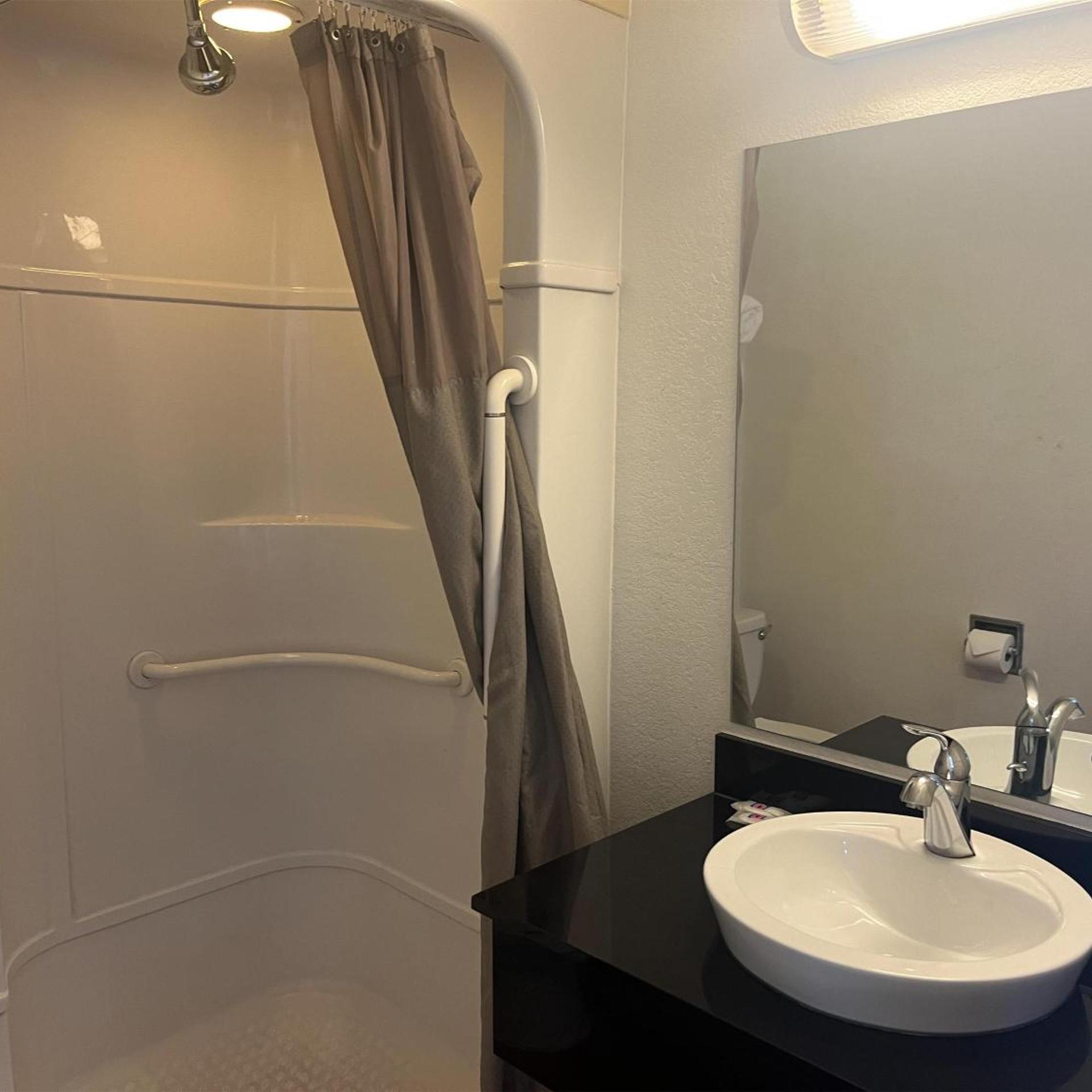 غرفة ديلوكس رباعية، Motel6 Fort Collins, CO 8/10
