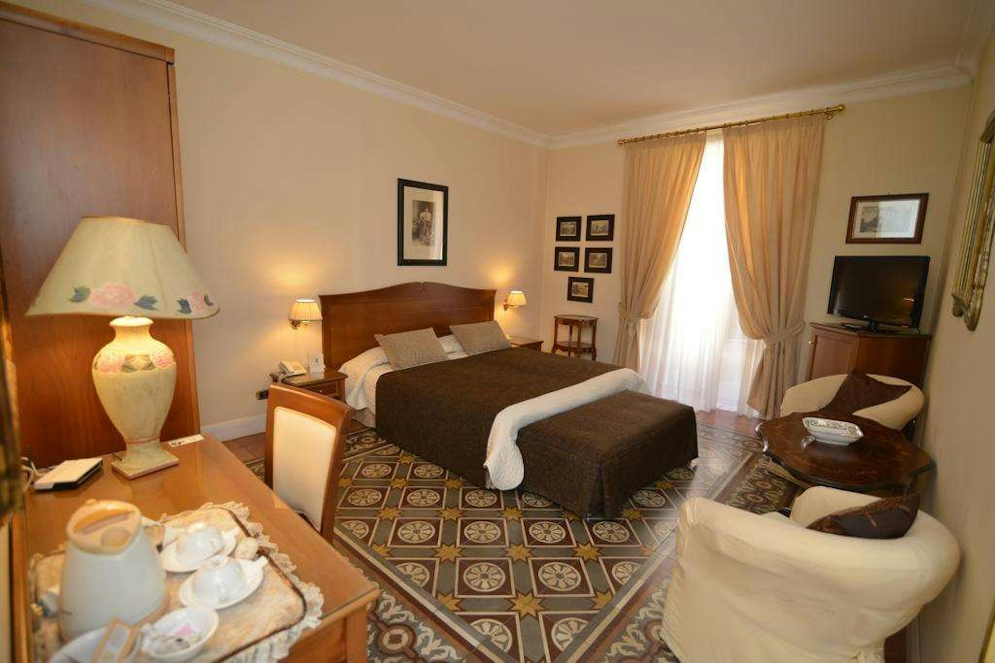 Akropolis Hotel 30/63