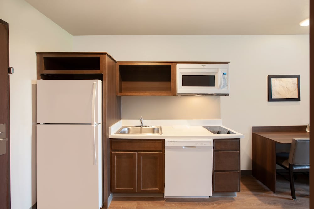 WoodSpring Suites Dallas Plano Central Legacy Drive 18/29