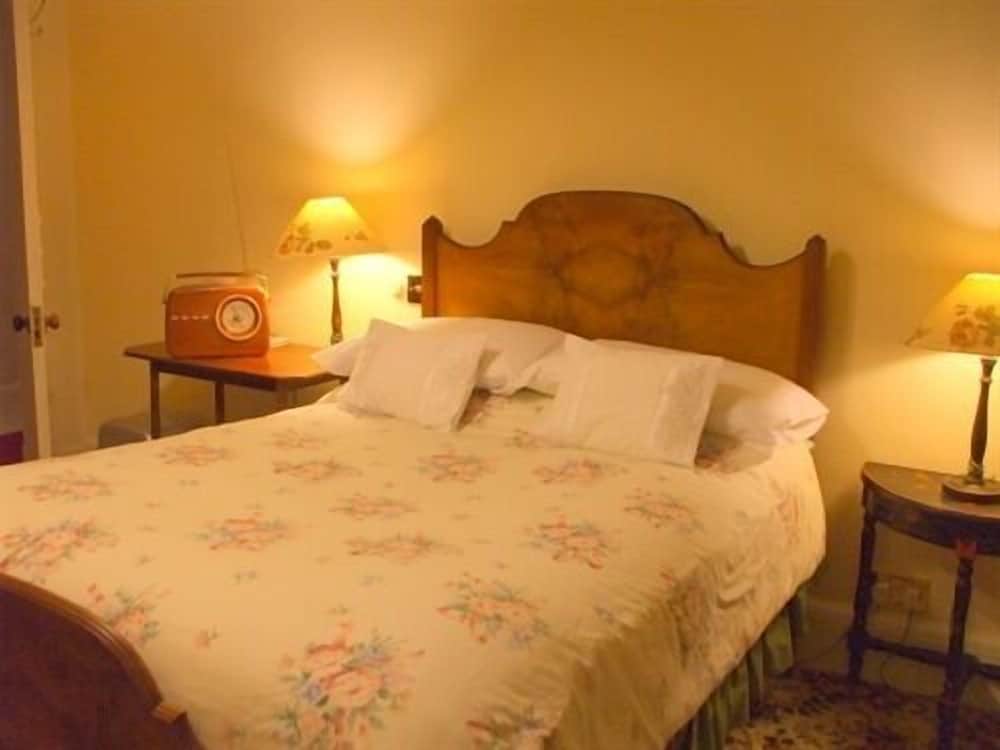 Carlton Seamill B&amp;B 16/50