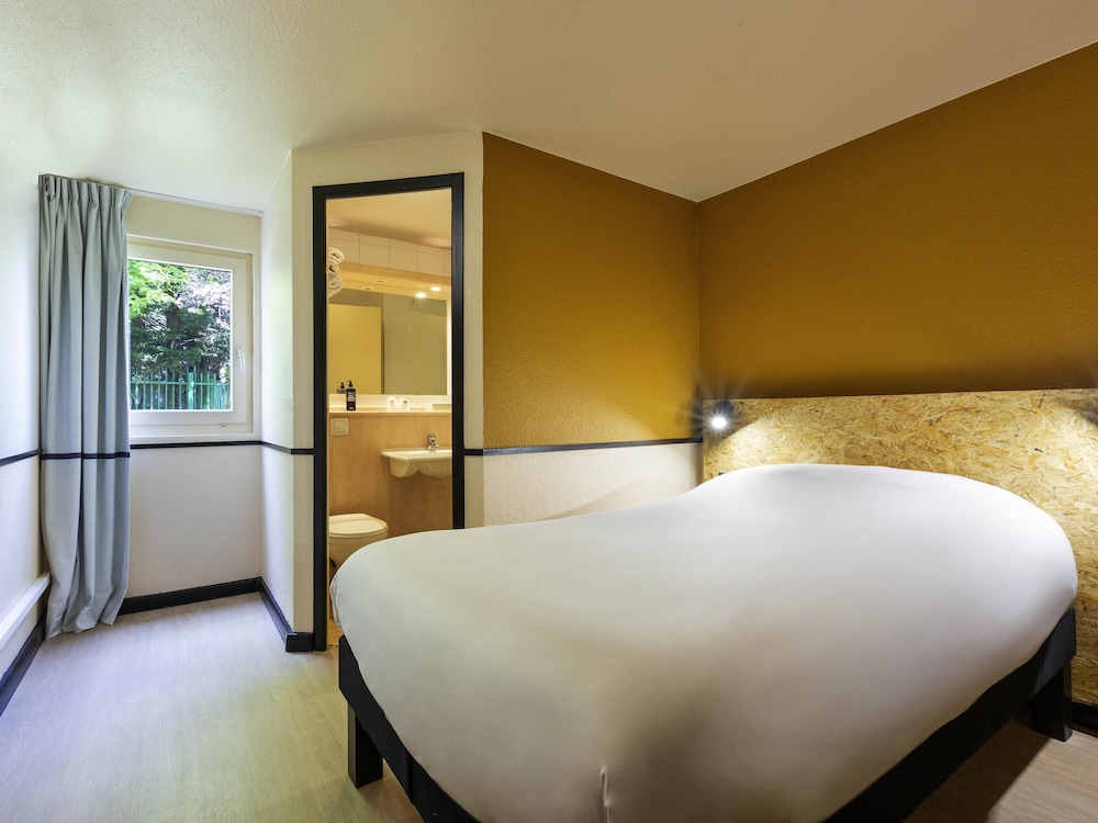 Greet Hotel Villeneuve La Garenne 20/50