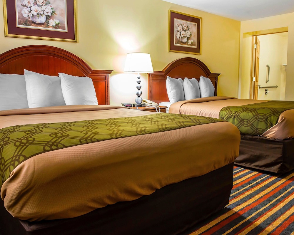 Econo Lodge Jefferson Hills Hwy 51 16/33