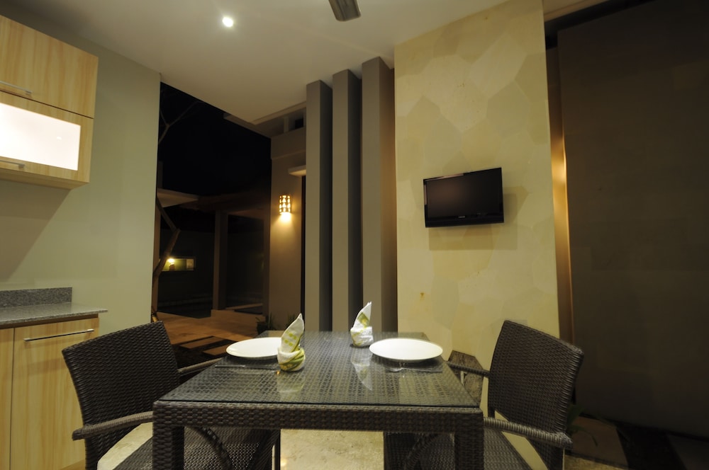 JAS BOUTIQUE VILLAS 27/37