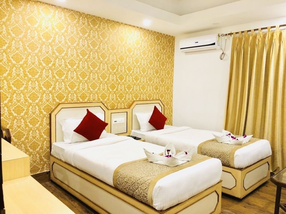 EXECUTIVE, TWIN BEDS