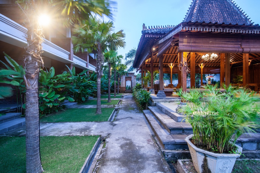 Griya Shanti Suites 31/37