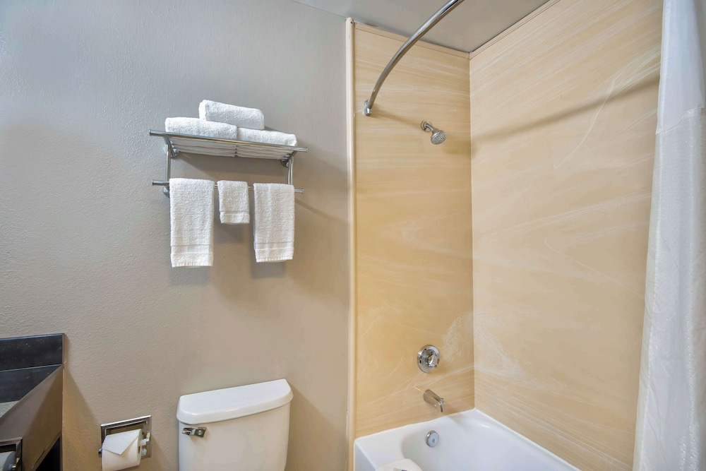 Studio 6 Extended Stay - San Antonio, TX - Medical Center 56/60