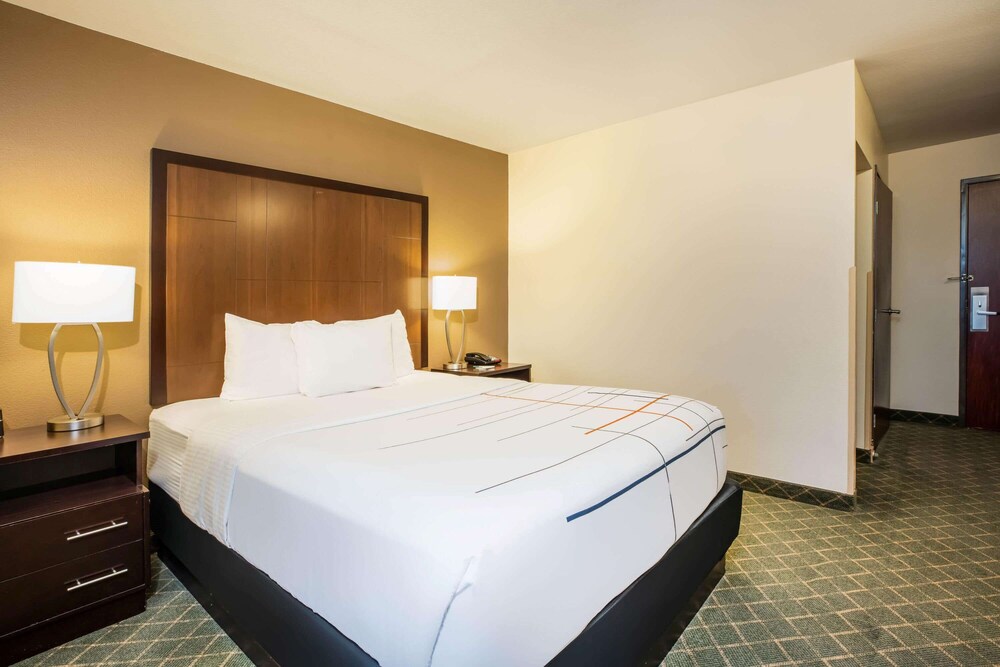 La Quinta Inn & Suites by Wyndham Portland Airport 17/43