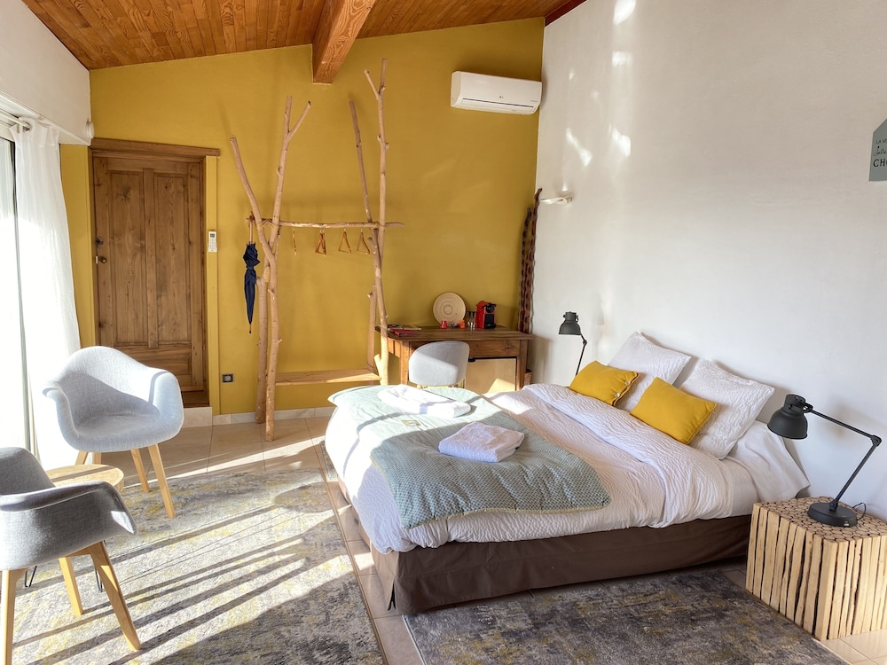 DOUBLE BED, TERRACE