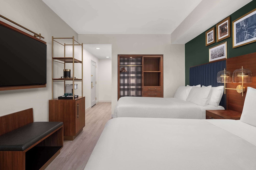 Room, Single, 2 Queen Beds