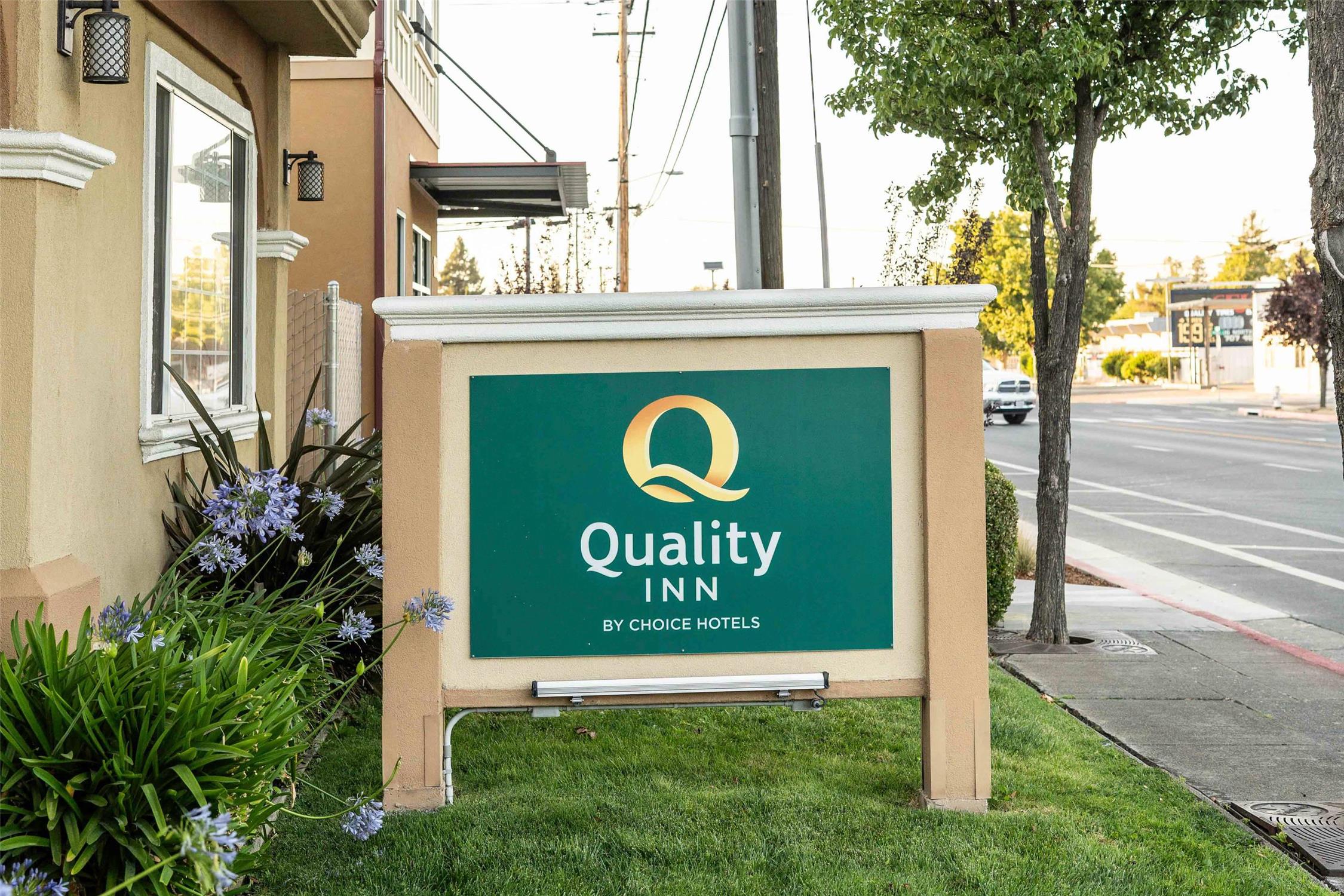 Quality Inn Ukiah, CA 8/43