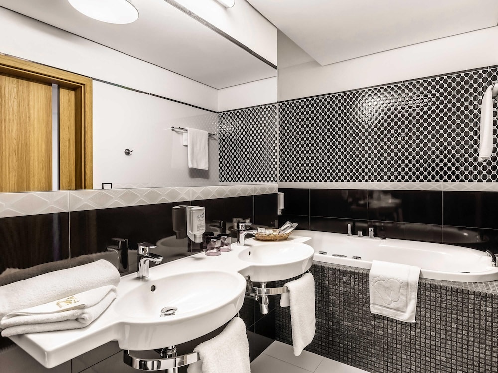 Mercure Wiazowna Brant 46/47