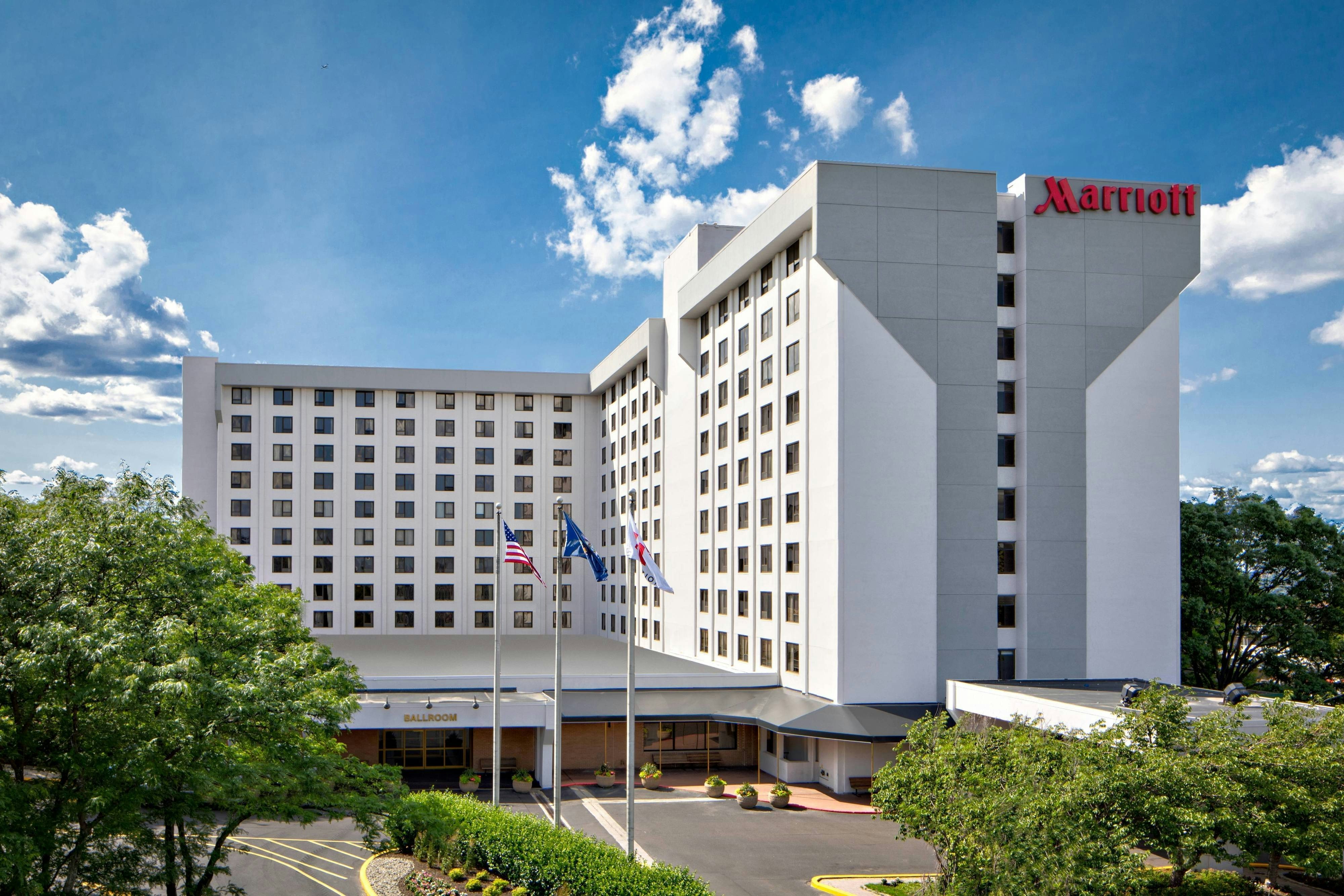 MARRIOTT NEW YORK LAGUARDIA AIRPORT in NEW YORK - NY
