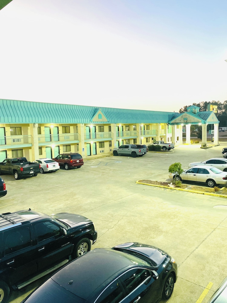 Western Inn Express Hazlehurst 13/19