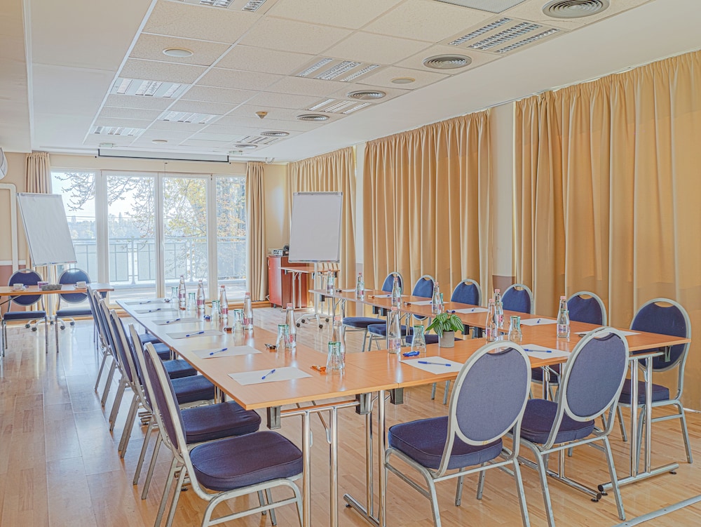 Holiday Beach Budapest Wellness 60/72