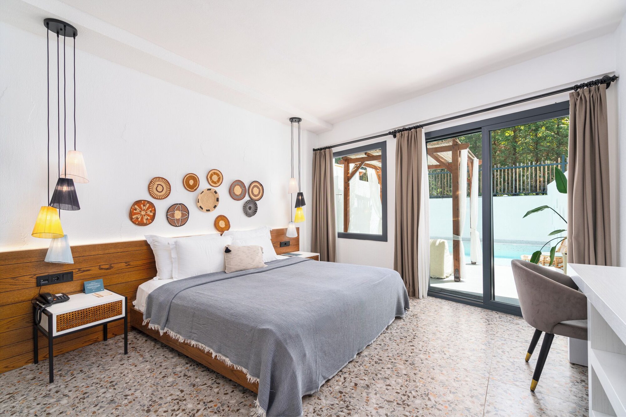 Royal, Swim Up, Suite, King Bed