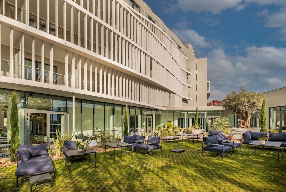 Golden Tulip Lyon Ouest Techlid - Hotel & Spa 72/76